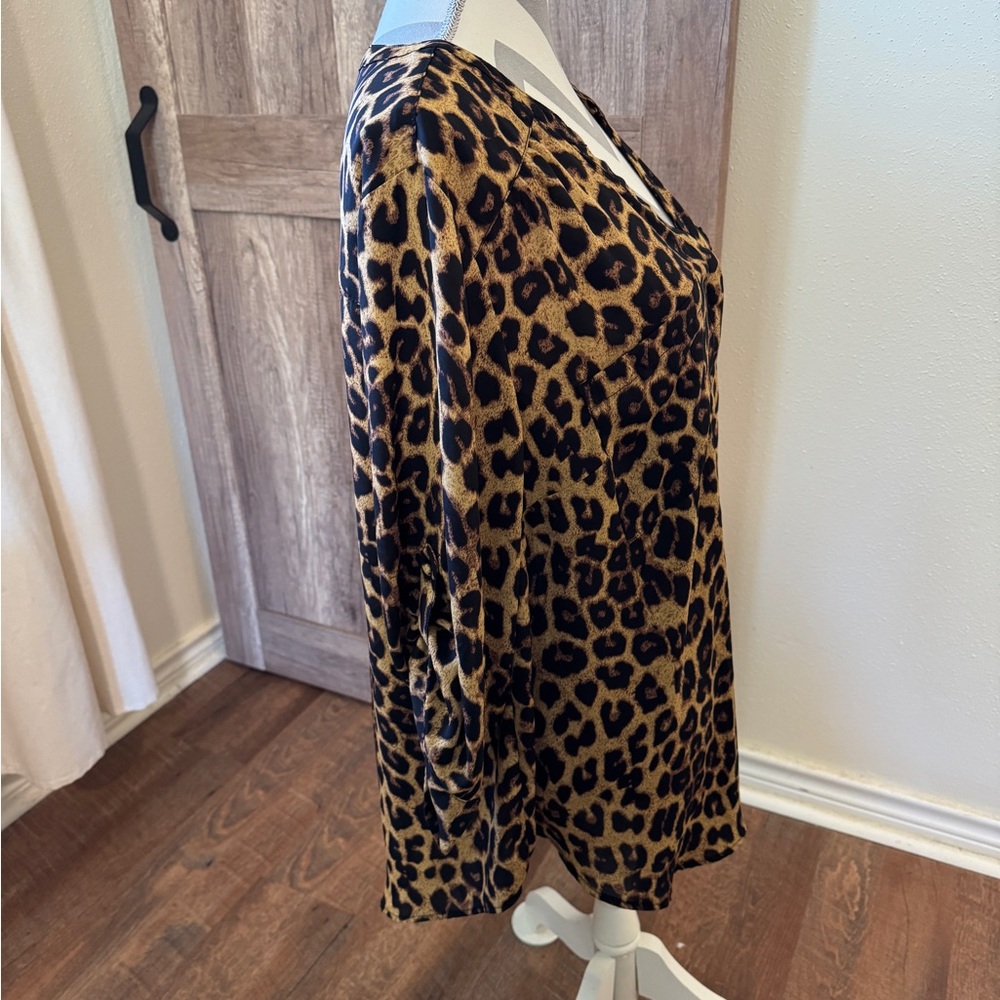 Blouse Torrid size 2 leopard animal print three quarter sleeve plus size 2XL - Picture 3 of 13